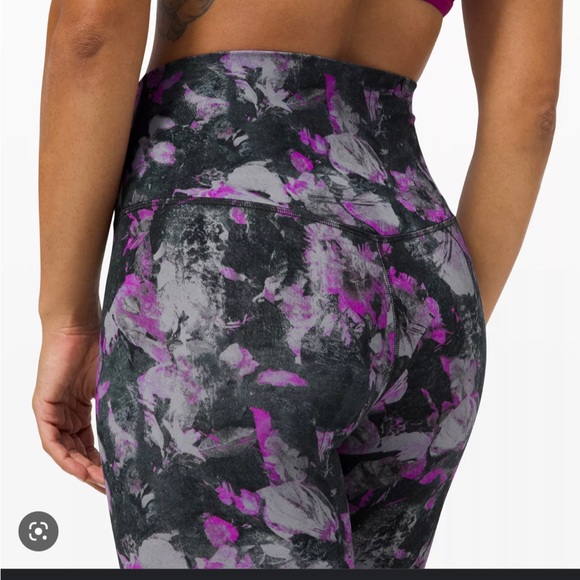 Lululemon align leggings! Great condition. - Picture 2 of 5